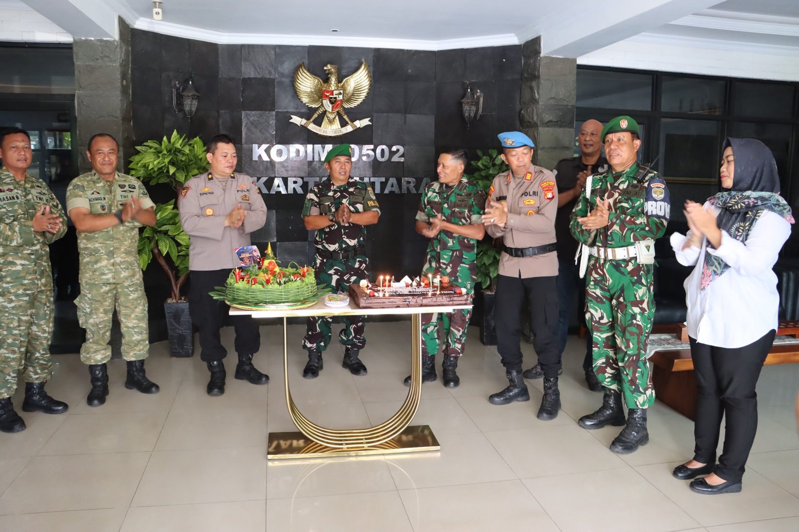 Semarak HUT ke-81 TNI, Polres Pelabuhan Tanjung Priok Perkuat Sinergitas TNI-Polri