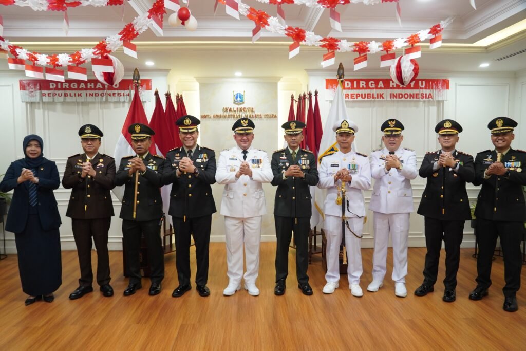HUT Ke-81 TNI, Kapolres Pelabuhan Tanjung Priok Hadiri Upacara Bersama Forkopimko Plus Jakarta Utara - Teropong Rakyat