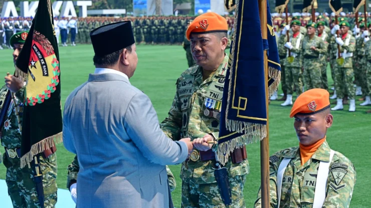 Portal Berita Indonesia dan Dunia Terkini Hari Ini, Update Harian Terbaru, Terlengkap, Tajam, Aktual dan Berimbang. Perkuat Pertahanan Negara, Presiden Prabowo Resmikan 204 Satuan Baru TNI Tiga Matra