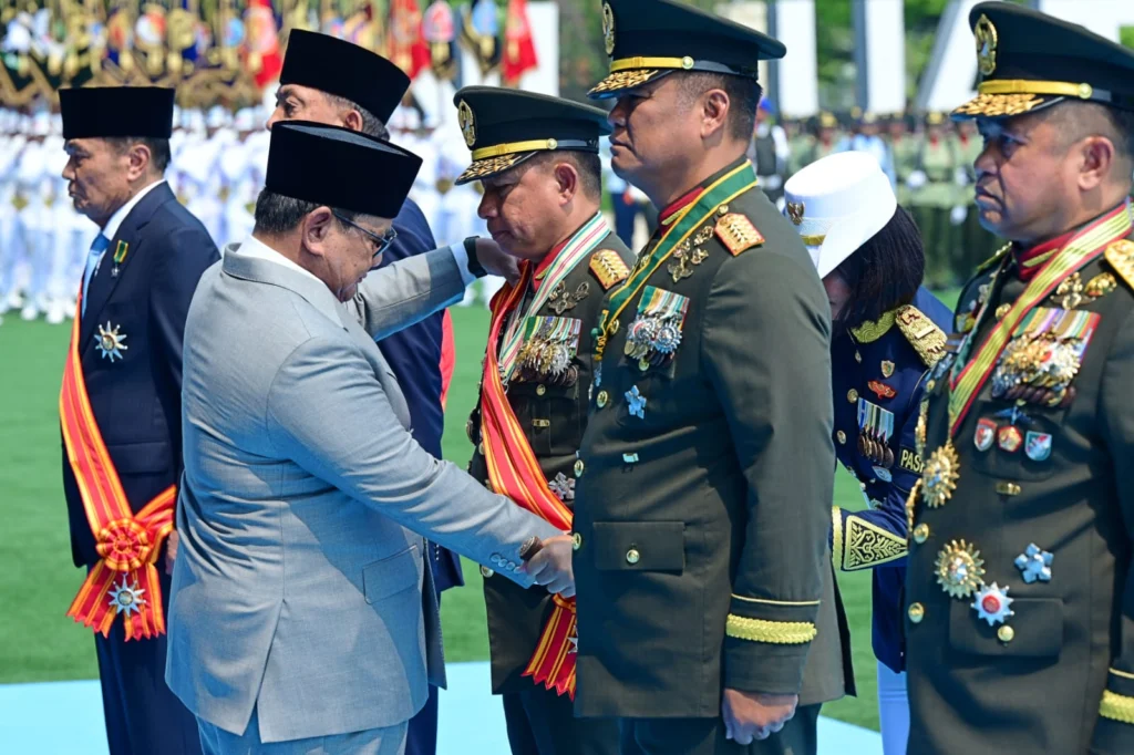 Presiden Prabowo Anugerahkan Tanda Kehormatan Bintang Mahaputera kepada Tujuh Tokoh TNI - Teropong Rakyat