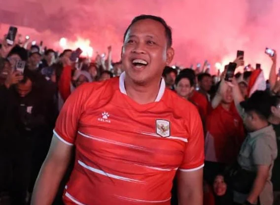 Satu Negeri, Satu Sorakan! Bekasi Bergemuruh — Tri Adhianto Buka Pesta Rakyat di Plaza Patriot: Semua Bersorak, Semua Bersama