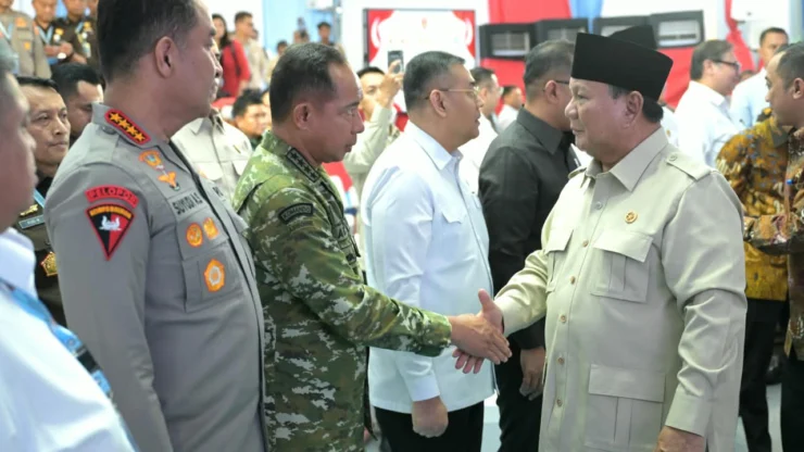 Portal Berita Indonesia dan Dunia Terkini Hari Ini, Update Harian Terbaru, Terlengkap, Tajam, Aktual dan Berimbang. Panglima TNI Hadiri Penyerahan Hasil Penertiban Kawasan Hutan Tahap Kedelapan