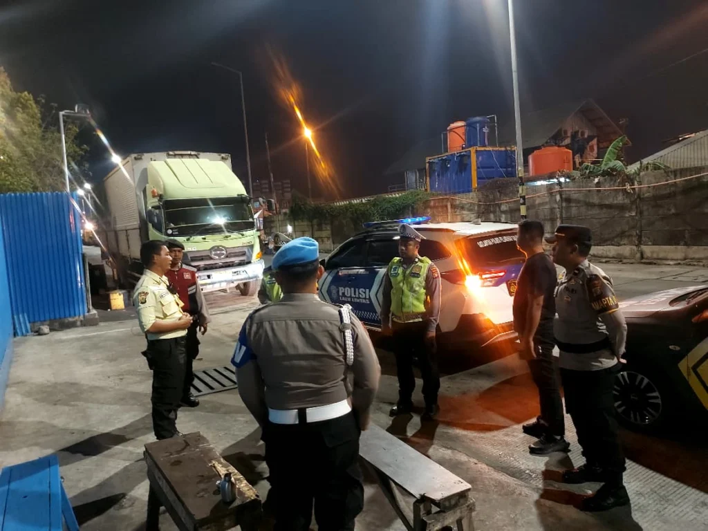 Patroli Cipta Kondisi Polres Pelabuhan Tanjung Priok, Antisipasi Gangguan Kamtibmas di Kawasan Pelabuhan - Teropong Rakyat