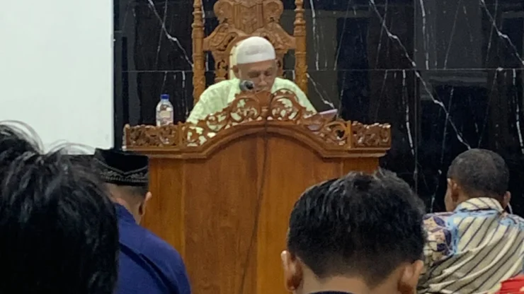 Di Usia Senja, H. Budi Hartono Tetap Semangat Berbagi Ilmu Al-Qur’an dan Hadis