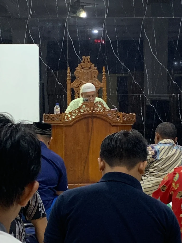 Di Usia Senja, H. Budi Hartono Tetap Semangat Berbagi Ilmu Al-Qur’an dan Hadis - Teropong Rakyat