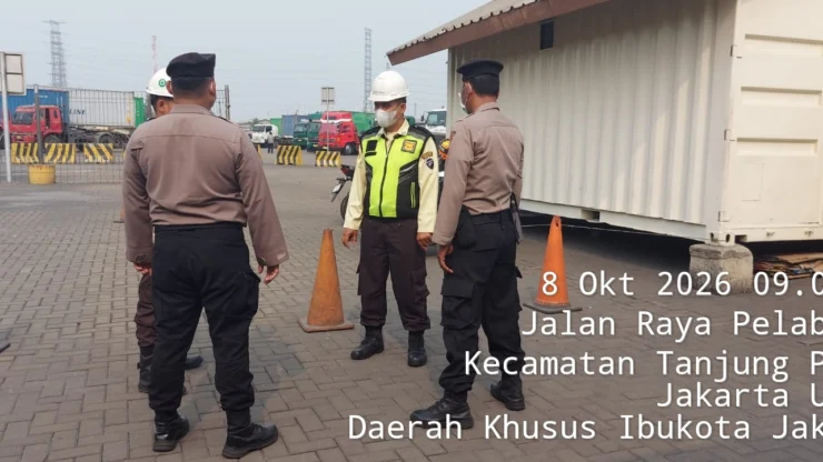 Portal Berita Indonesia dan Dunia Terkini Hari Ini, Update Harian Terbaru, Terlengkap, Tajam, Aktual dan Berimbang. Patroli Dialogis Polsubsektor Inggom Perkuat Kamtibmas di Kawasan Pelabuhan