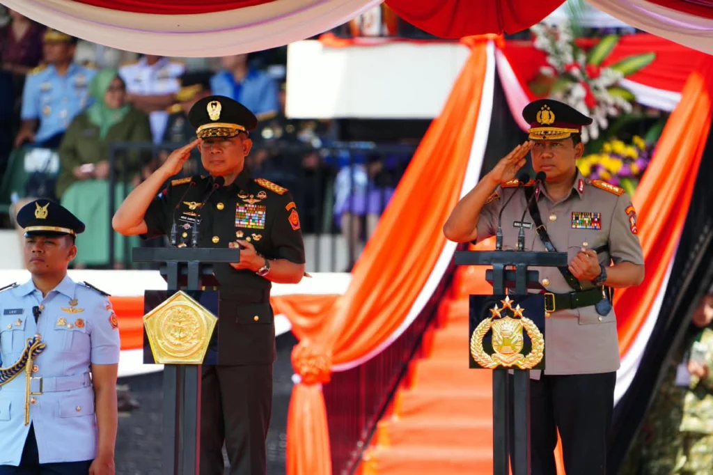 Panglima TNI Bersama Kalemdiklat Polri Pimpin Wisuda 1.944 Taruna TNI-Polri - Teropong Rakyat