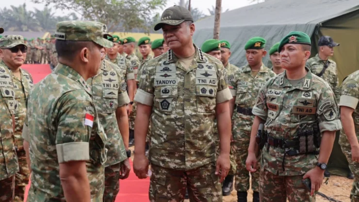 Wakil Panglima TNI Tinjau Kesiapan Yonif TP 926/Pangalangok Libau di Kalimantan Barat