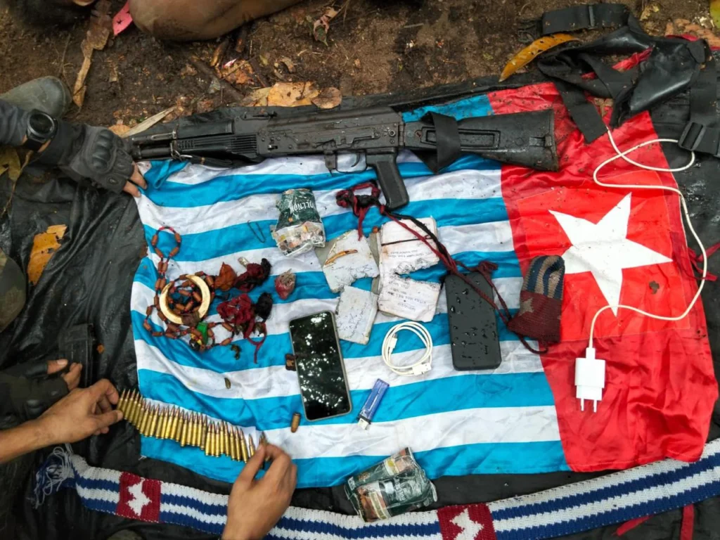 Portal Berita Indonesia dan Dunia Terkini Hari Ini, Update Harian Terbaru, Terlengkap, Tajam, Aktual dan Berimbang. Kontak Tembak di Maybrat, Tiga Anggota Kelompok Bersenjata OPM Dilaporkan Meninggal Dunia - Teropong Rakyat