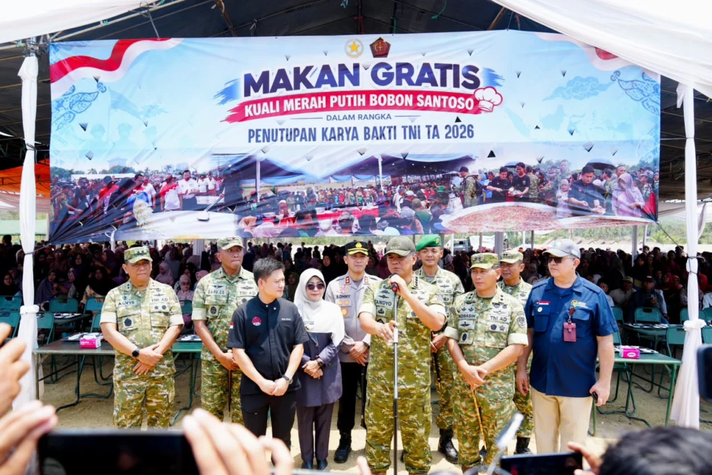 Portal Berita Indonesia dan Dunia Terkini Hari Ini, Update Harian Terbaru, Terlengkap, Tajam, Aktual dan Berimbang. Wakil Panglima TNI Tutup Karya Bakti TNI TA 2026, Dorong Pemerataan Pembangunan di Pandeglang - Teropong Rakyat