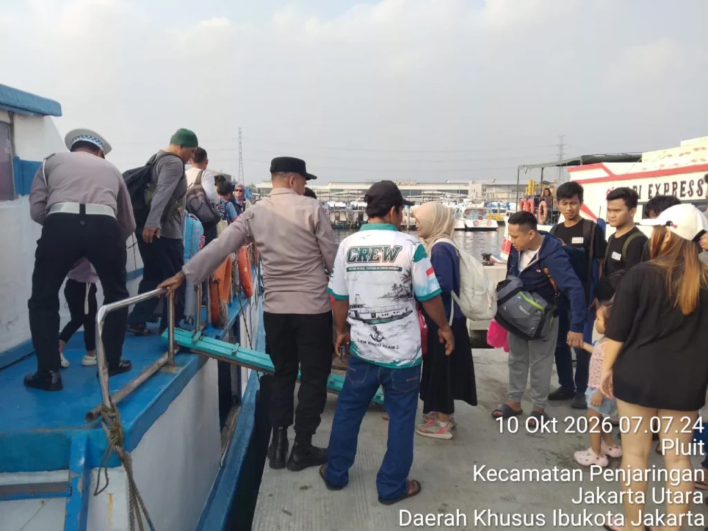 Portal Berita Indonesia dan Dunia Terkini Hari Ini, Update Harian Terbaru, Terlengkap, Tajam, Aktual dan Berimbang. Polres Priok Laksanakan Pekayanan dan Pengamanan Akses Wisata Kepulauan Seribu, Utamakan Keselamatan Penumpang - Teropong Rakyat