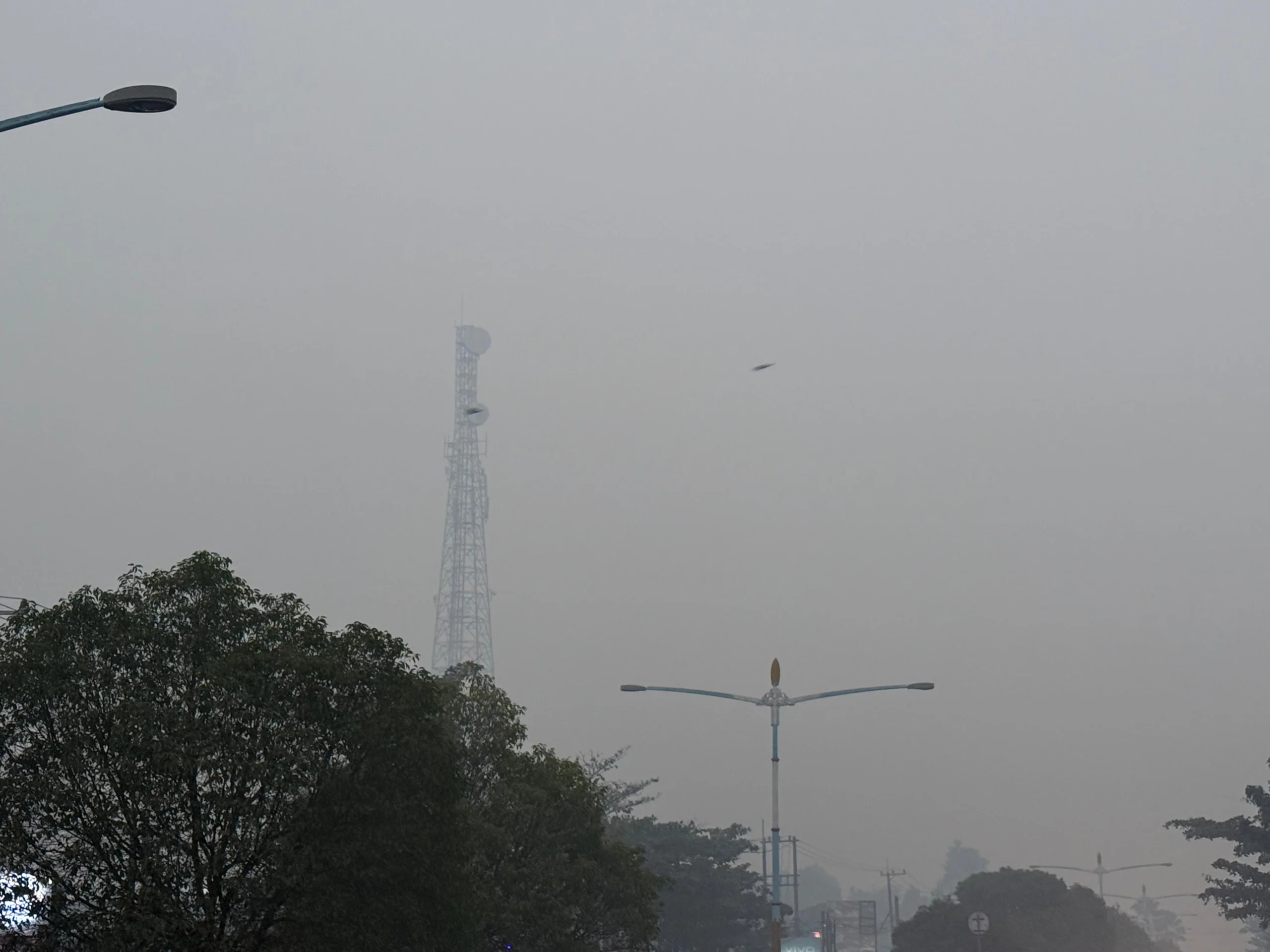 Portal Berita Indonesia dan Dunia Terkini Hari Ini, Update Harian Terbaru, Terlengkap, Tajam, Aktual dan Berimbang. Langit Merah Darah Kalteng: Karhutla Masih Mengamuk — Rakyat Tuntut Presiden Turun Langsung, Bukan Foto Saja - Teropong Rakyat