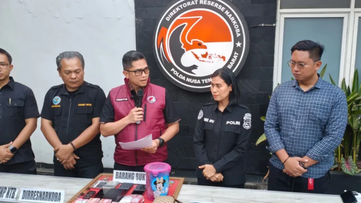 Operasi Gabungan Polda NTB Gerebek Dugaan Sarang Narkoba di Mataram, Sabu 51,58 Gram Disita
