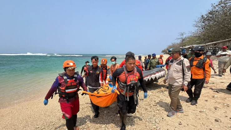 Tragis Dua Remaja Terseret Ombak dipantai Cibuaya Sukabumi Ditemukan Meninggal Dunia