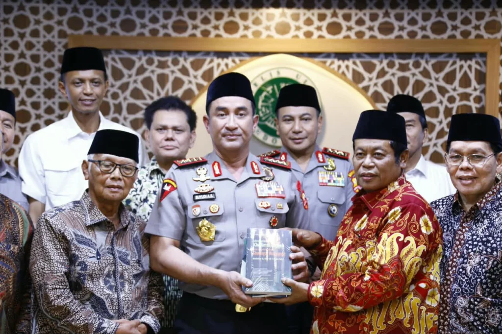 Kapolri Silaturahmi dengan Pimpinan MUI, Perkuat Sinergi Jaga Keamanan dan Kerukunan - Teropong Rakyat