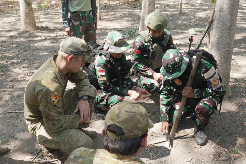 TNI–ADF Asah Kemampuan Bertahan Hidup di Alam Liar dalam Latgabma Keris Woomera 2026 - Teropong Rakyat