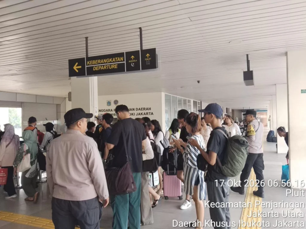 Portal Berita Indonesia dan Dunia Terkini Hari Ini, Update Harian Terbaru, Terlengkap, Tajam, Aktual dan Berimbang. Polres Pelabuhan Tanjung Priok Laksanakan Pengamanan dan Pelayanan Wisatawan di Dermaga Kali Adem Menuju Kepulauan Seribu - Teropong Rakyat