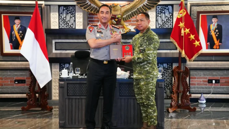 Portal Berita Indonesia dan Dunia Terkini Hari Ini, Update Harian Terbaru, Terlengkap, Tajam, Aktual dan Berimbang. Panglima TNI dan Kapolri Perkuat Soliditas dan Sinergi TNI-Polri