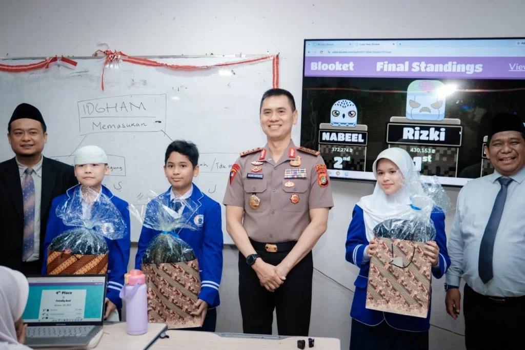 Polisi Peduli Pendidikan, Kapolda Metro Jaya Sapa Pelajar dan Dorong Literasi AI Sejak Dini - Teropong Rakyat