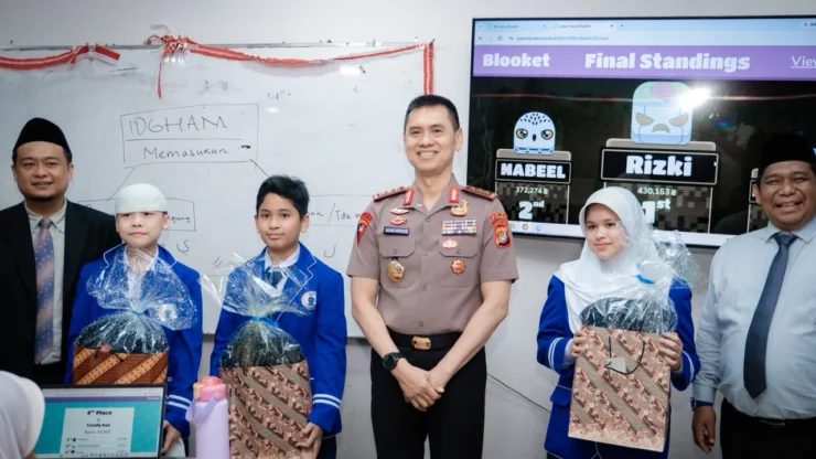 Polisi Peduli Pendidikan, Kapolda Metro Jaya Sapa Pelajar dan Dorong Literasi AI Sejak Dini