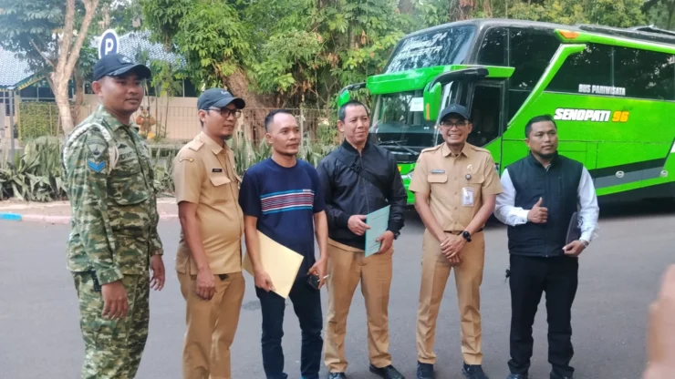 Portal Berita Indonesia dan Dunia Terkini Hari Ini, Update Harian Terbaru, Terlengkap, Tajam, Aktual dan Berimbang. Tragedi Study Tour TK Imaniah di Ragunan, Siswa Meninggal Terlindas Bus, Keluarga Tuntut Keadilan