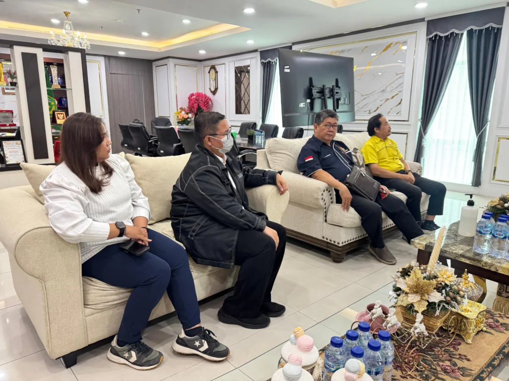 Portal Berita Indonesia dan Dunia Terkini Hari Ini, Update Harian Terbaru, Terlengkap, Tajam, Aktual dan Berimbang. Dirjen Bimas Kristen Dukung API dan Jelajah Budaya Pewarna ID - Teropong Rakyat