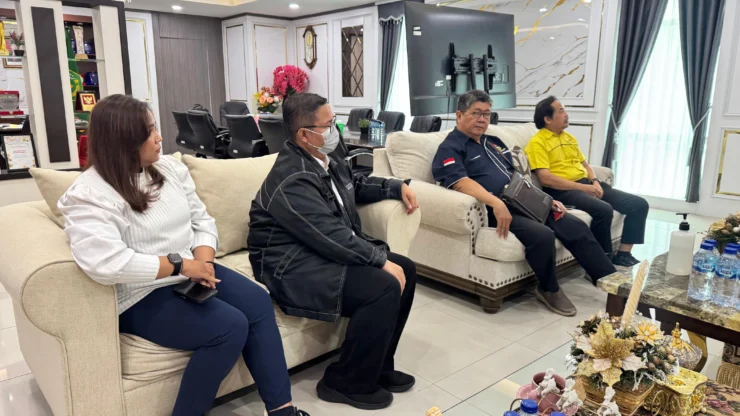 Portal Berita Indonesia dan Dunia Terkini Hari Ini, Update Harian Terbaru, Terlengkap, Tajam, Aktual dan Berimbang. Dirjen Bimas Kristen Dukung API dan Jelajah Budaya Pewarna ID