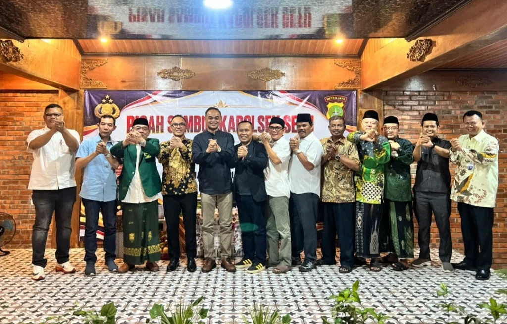 Portal Berita Indonesia dan Dunia Terkini Hari Ini, Update Harian Terbaru, Terlengkap, Tajam, Aktual dan Berimbang. AKP Usep Aramsyah Pamit, AKP Hotma Napitupulu Resmi Lanjutkan Kepemimpinan Polsek Setu - Teropong Rakyat