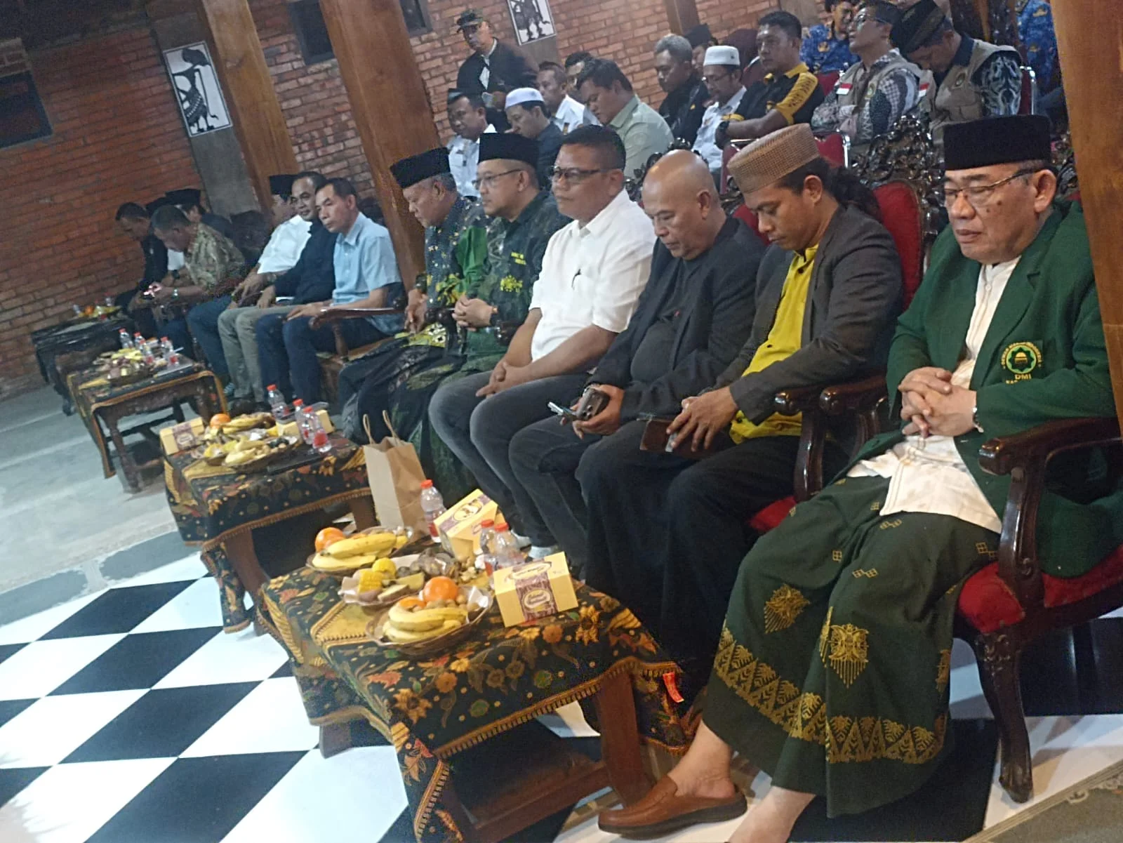 Portal Berita Indonesia dan Dunia Terkini Hari Ini, Update Harian Terbaru, Terlengkap, Tajam, Aktual dan Berimbang. AKP Usep Aramsyah Pamit, AKP Hotma Napitupulu Resmi Lanjutkan Kepemimpinan Polsek Setu - Teropong Rakyat