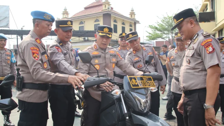 Portal Berita Indonesia dan Dunia Terkini Hari Ini, Update Harian Terbaru, Terlengkap, Tajam, Aktual dan Berimbang. Kapolres Pelabuhan Tanjung Priok Pimpin Pengecekan Kendaraan Dinas, Pastikan Kesiapsiagaan Personel dalam Siaga 1, Pelayanan & Pengamanan Aksi Penyampaian Pendapat
