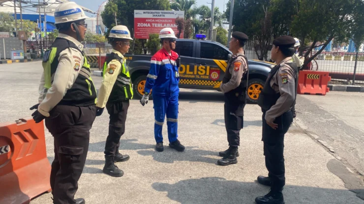 Portal Berita Indonesia dan Dunia Terkini Hari Ini, Update Harian Terbaru, Terlengkap, Tajam, Aktual dan Berimbang. Polres Pelabuhan Tanjung Priok Gelar Patroli Perintis Bersama Masyarakat, Antisipasi Kejahatan, Balap Liar, dan Tawuran