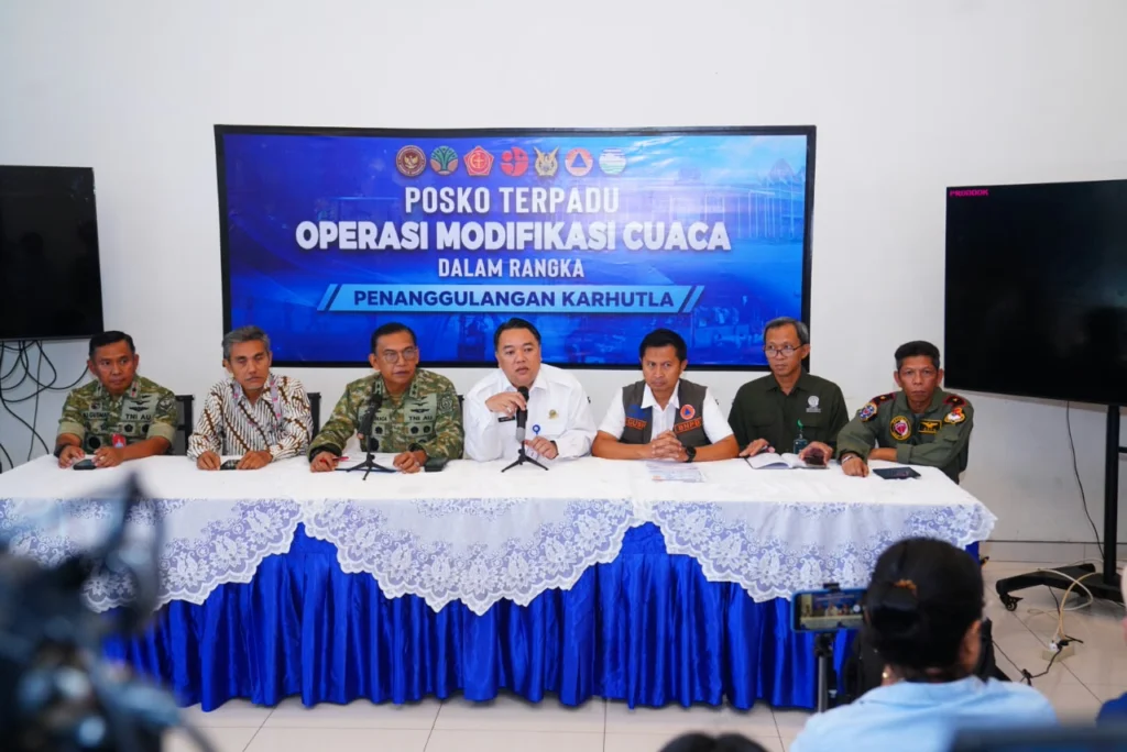 TNI Kerahkan Kekuatan Udara, Perkuat Operasi Modifikasi Cuaca - Teropong Rakyat
