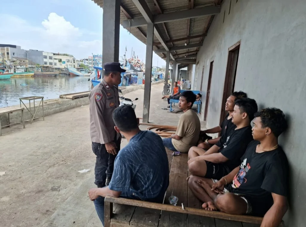 Polsek Kawasan Sunda Kelapa Laksanakan Sambang DDS di Pelabuhan Muara Angke, imbau ABK Kapal Jaga Kamtibmas - Teropong Rakyat