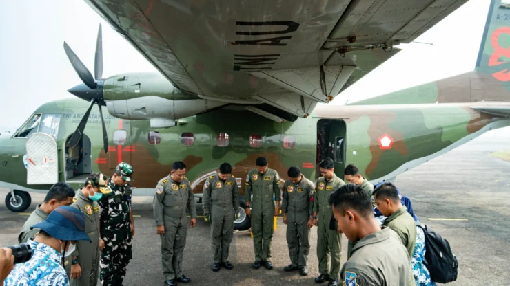 Portal Berita Indonesia dan Dunia Terkini Hari Ini, Update Harian Terbaru, Terlengkap, Tajam, Aktual dan Berimbang. Percepat Penanganan Karhutla di Palembang, Satgas OMC Semai Dry Ice dan NaCl sebanyak 5 sorti