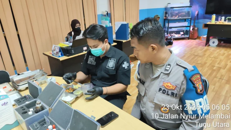 Portal Berita Indonesia dan Dunia Terkini Hari Ini, Update Harian Terbaru, Terlengkap, Tajam, Aktual dan Berimbang. Sipropam Polres Pelabuhan Tanjung Priok Lakukan Pengawasan SPPG Rawa Badak Utara 04, Pastikan Keamanan dan Kelayakan Makanan