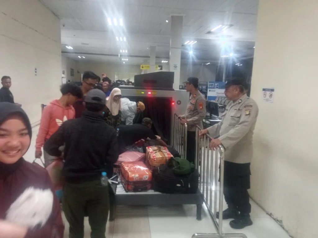 Polres Pelabuhan Tanjung Priok Amankan Debarkasi 1.269 Penumpang KM Kelud dari Batam, Situasi Kondusif - Teropong Rakyat