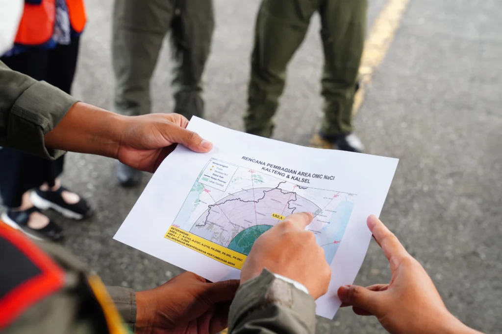TNI Kerahkan CN-295 dan Cassa C-212 untuk Operasi Modifikasi Cuaca di Kalimantan - Teropong Rakyat