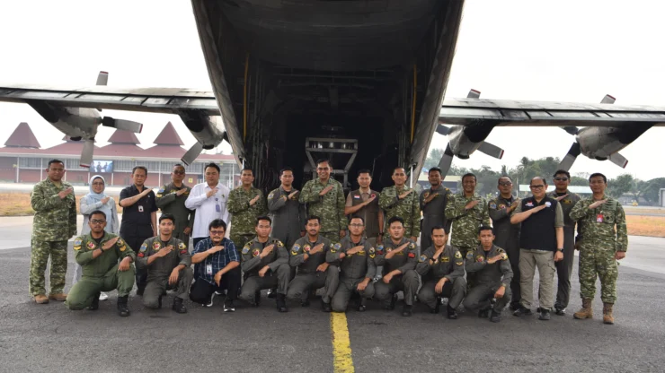 Portal Berita Indonesia dan Dunia Terkini Hari Ini, Update Harian Terbaru, Terlengkap, Tajam, Aktual dan Berimbang. Perkuat OMC di Kalsel, TNI Kirim Pesawat Hercules C-130 Tambahan ke Banjarmasin