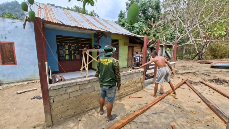 Bedah RTLH, Satgas TMMD Ke-130 Hadirkan Harapan Baru Warga Yamboi