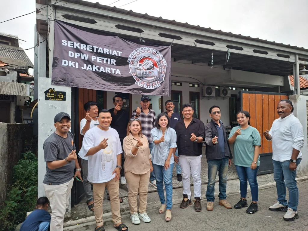 Portal Berita Indonesia dan Dunia Terkini Hari Ini, Update Harian Terbaru, Terlengkap, Tajam, Aktual dan Berimbang. DPW PETIR DKI Jakarta Gelar Rapat Internal Pengurus DPW PETIR DKI Jalarta,Pembentukan Panitia Natal DPW PETIR DKI Jakarta. - Teropong Rakyat