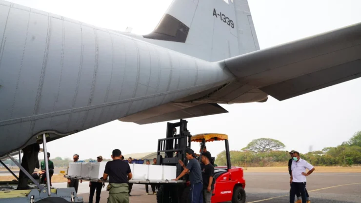 OMC Efektif Hentikan Karhutla, TNI Kirim 4,6 Ton Dry Ice ke Banjarmasin dan Palembang