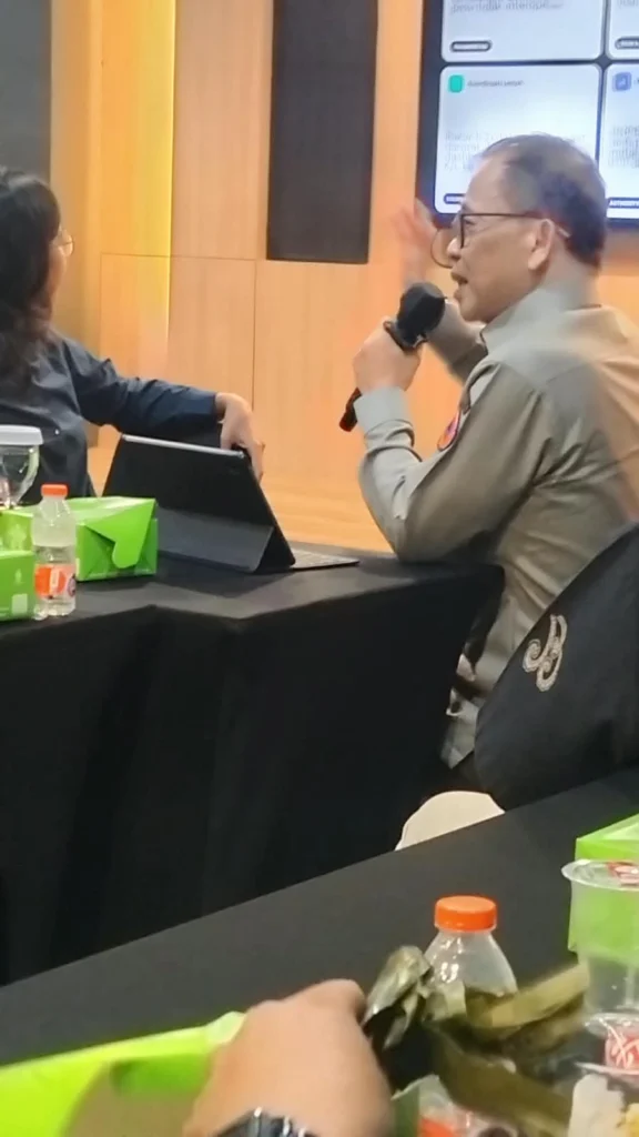 Portal Berita Indonesia dan Dunia Terkini Hari Ini, Update Harian Terbaru, Terlengkap, Tajam, Aktual dan Berimbang. Diskusi Publik dan Interaktif Membahas Penanggulangan KARHUTLA Komprehensif Di Indonesia - Teropong Rakyat