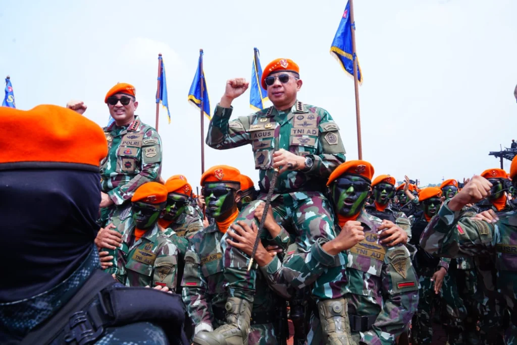 Portal Berita Indonesia dan Dunia Terkini Hari Ini, Update Harian Terbaru, Terlengkap, Tajam, Aktual dan Berimbang. Panglima TNI Diangkat Jadi Warga Kehormatan Korpasgat - Teropong Rakyat
