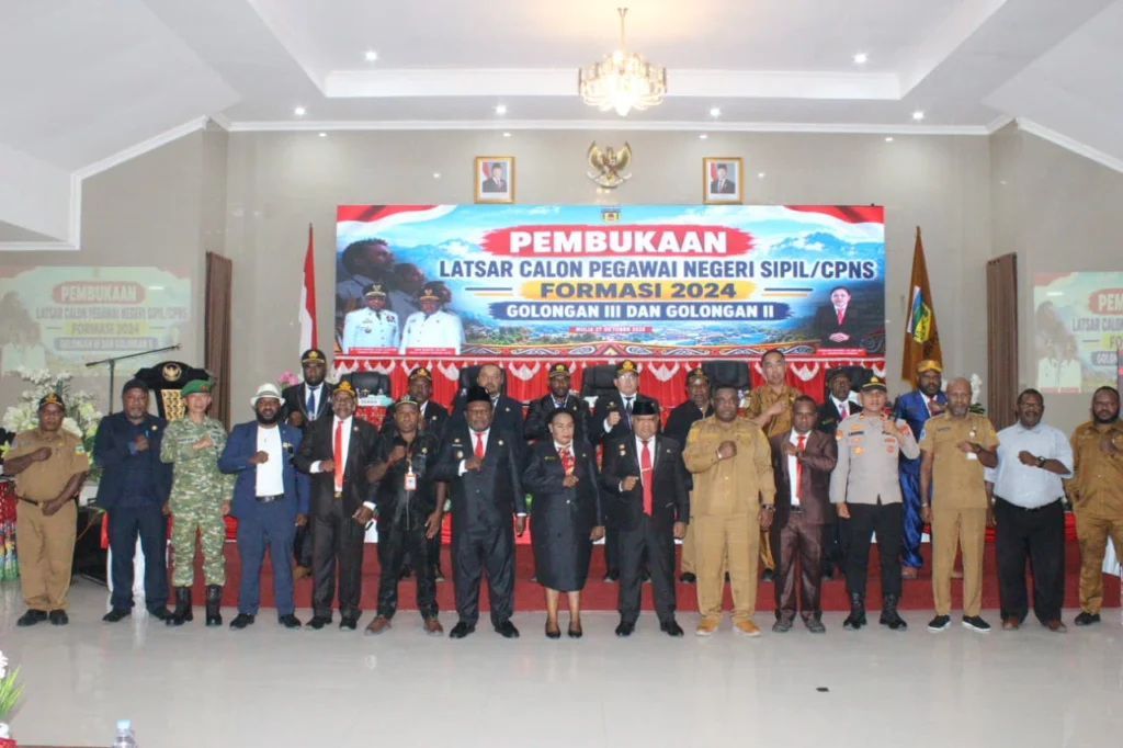 Portal Berita Indonesia dan Dunia Terkini Hari Ini, Update Harian Terbaru, Terlengkap, Tajam, Aktual dan Berimbang. Kodim 1714/Puncak Jaya Bersama Polri dan Pemda Hadiri Pembukaan Pelatihan Dasar CPNS Formasi 2024 Gelombang II dan III - Teropong Rakyat