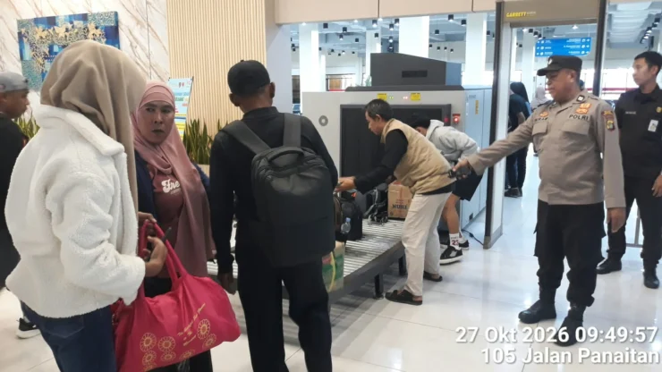 Portal Berita Indonesia dan Dunia Terkini Hari Ini, Update Harian Terbaru, Terlengkap, Tajam, Aktual dan Berimbang. Polres Pelabuhan Tanjung Priok Laksanakan, Pelayanan Dan Pengamanan Embarkasi KM Kelimutu Tujuan Pontianak, 424 Penumpang Terlayani Aman dan Tertib