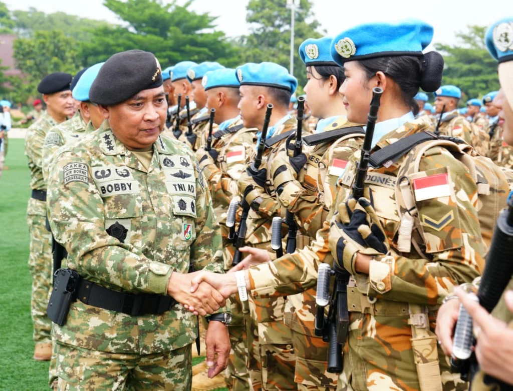 Portal Berita Indonesia dan Dunia Terkini Hari Ini, Update Harian Terbaru, Terlengkap, Tajam, Aktual dan Berimbang. Satgas BGC TNI Konga XXXIX-G Monusco Tiba di Tanah Air - Teropong Rakyat