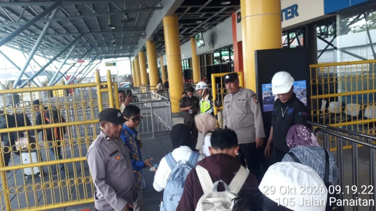 Polres Pelabuhan Tanjung Priok Laksanakan Pelayanan dan Pengamanan Embarkasi KM Labobar, 1.313 Penumpang Menuju Surabaya