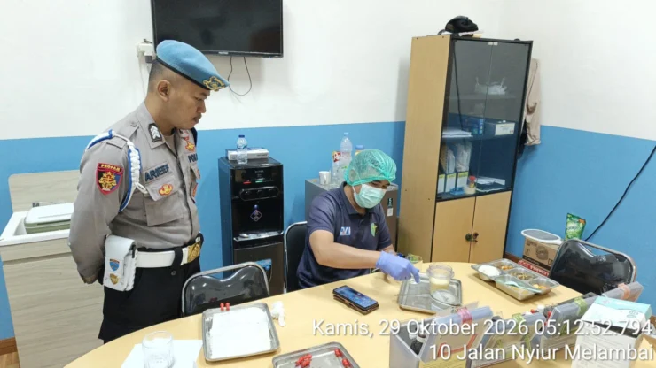 Portal Berita Indonesia dan Dunia Terkini Hari Ini, Update Harian Terbaru, Terlengkap, Tajam, Aktual dan Berimbang. dokkes polres pelabuhan tanjung priok laksanakan food safety mbg polri, hasil pemeriksaan dinyatakan layak konsumsi