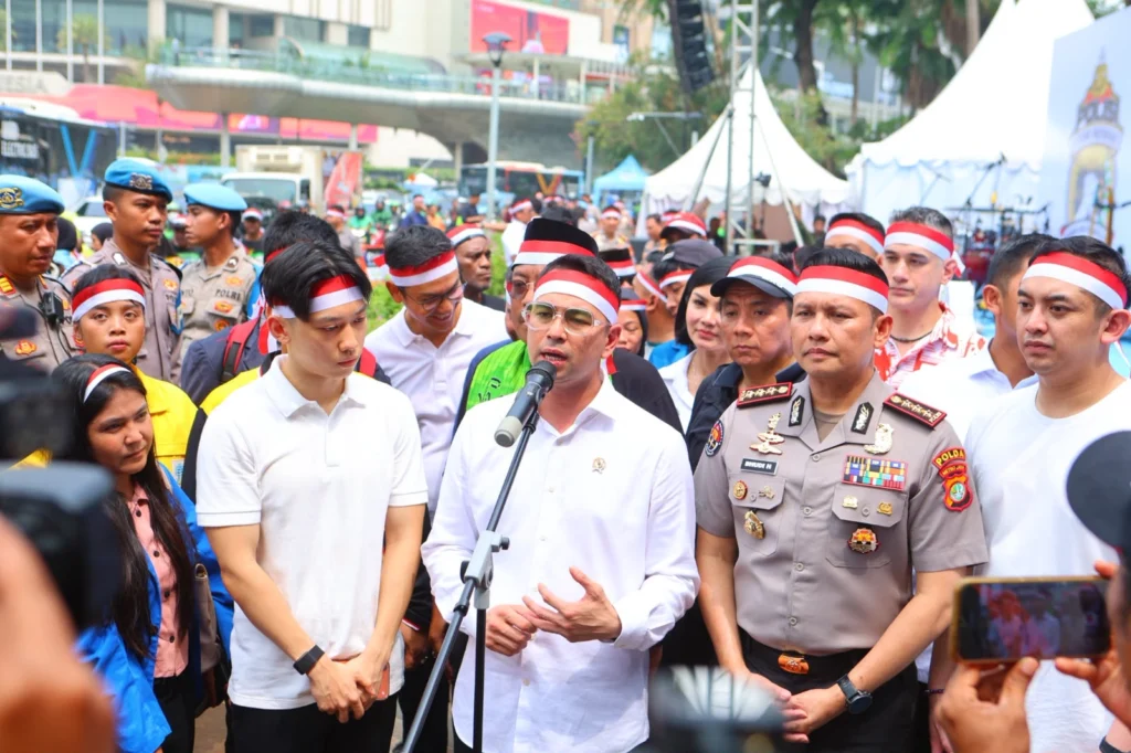 Portal Berita Indonesia dan Dunia Terkini Hari Ini, Update Harian Terbaru, Terlengkap, Tajam, Aktual dan Berimbang. Peringati Sumpah Pemuda ke-98, Polda Metro Jaya Gelar Deklarasi Bersama Mahasiswa dan Tokoh Masyarakat - Teropong Rakyat