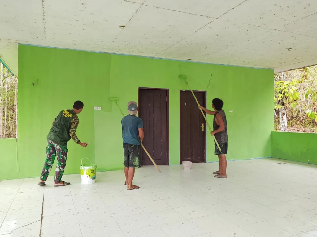 Portal Berita Indonesia dan Dunia Terkini Hari Ini, Update Harian Terbaru, Terlengkap, Tajam, Aktual dan Berimbang. Satgas TMMD Ke-130 Hidupkan Kembali Balai Kampung Yamboi sebagai Ruang Kebersamaan - Teropong Rakyat